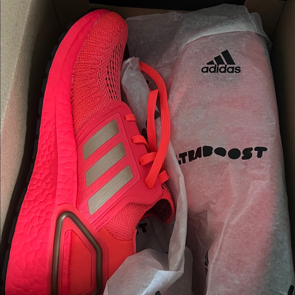 Adidas Ultraboost 20 W in Signal Pink - Picture 4 of 15